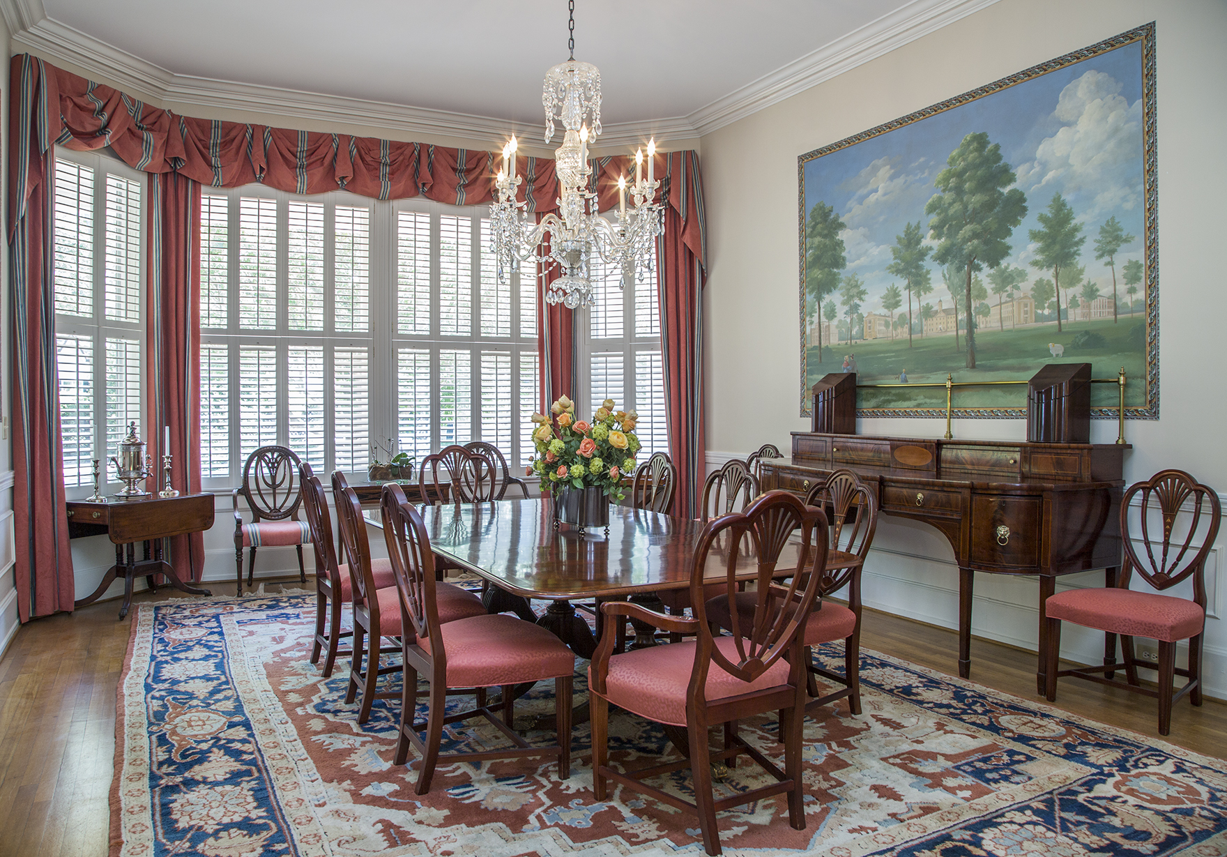 Mural depicting UNC's Upper Quad. Other dining room murals depict iconic images from schools across the UNC system. 