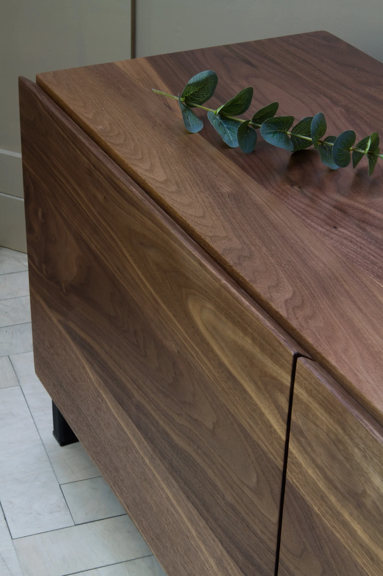 Large Chamfered Edge [Walnut] — Konk Custom Handmade Furniture