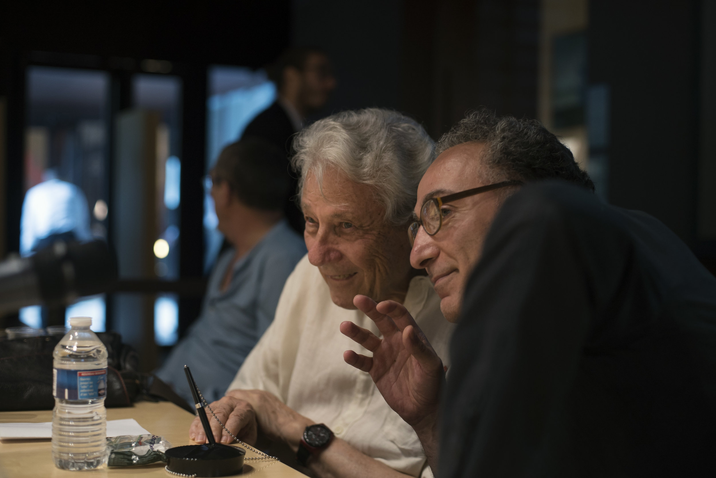 Duvelle and Hisham telling secrets, photo CM