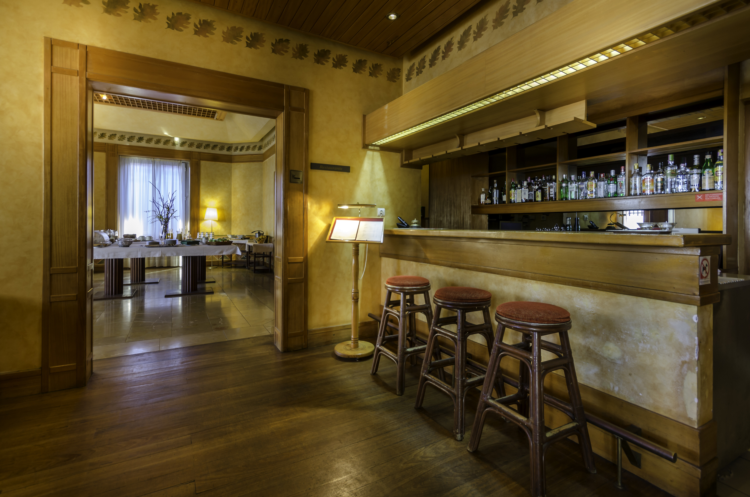 bar (2).jpg