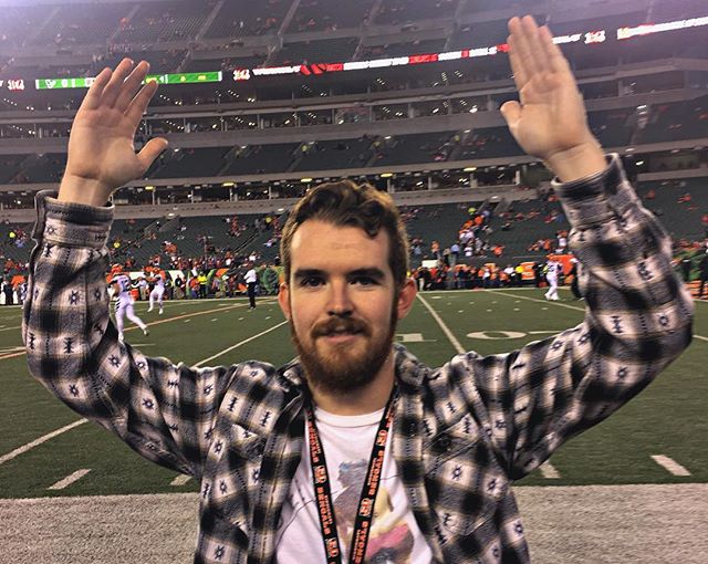 Field access at the @bengals game tonight...major love to @wendyduffy78 @tommeeprofitt @nflnetwork and everyone else who made this possible 🏈#touchdown #onlyoneking