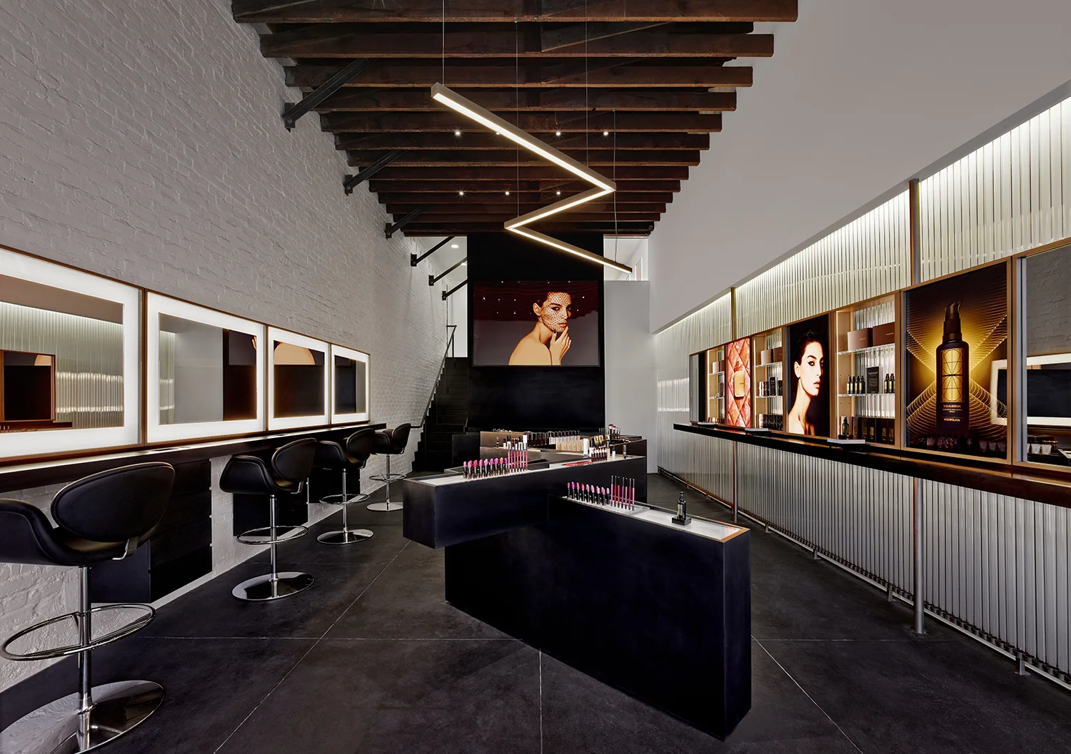 HourglassAbbotKinneyFlagship.jpg