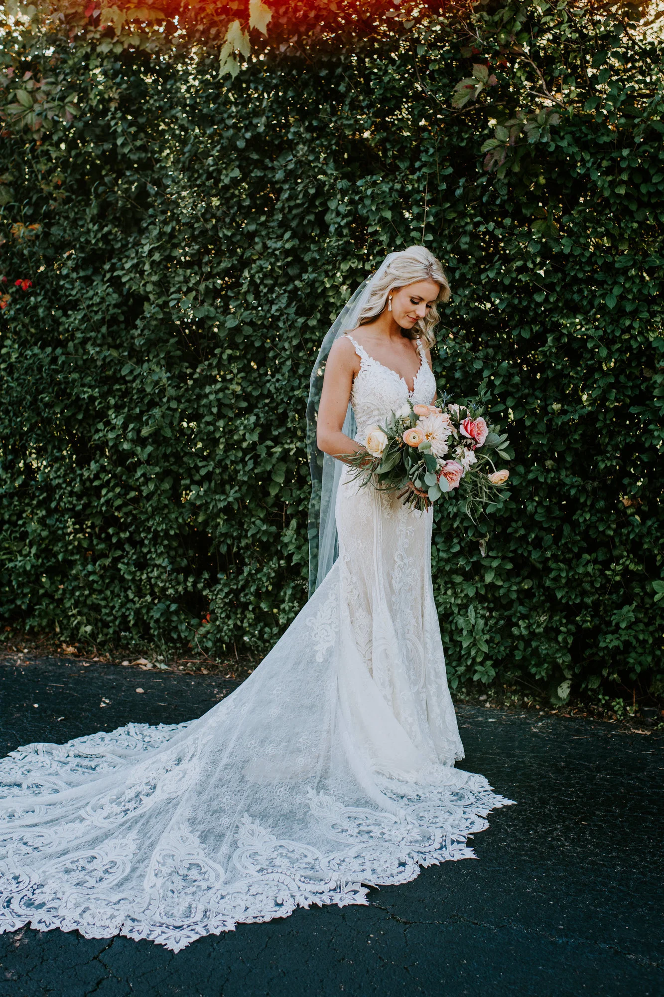 Wisconsin Bridal Portraits _ Ebb _ Flow Flowers _ Alli Martins Photography.jpg