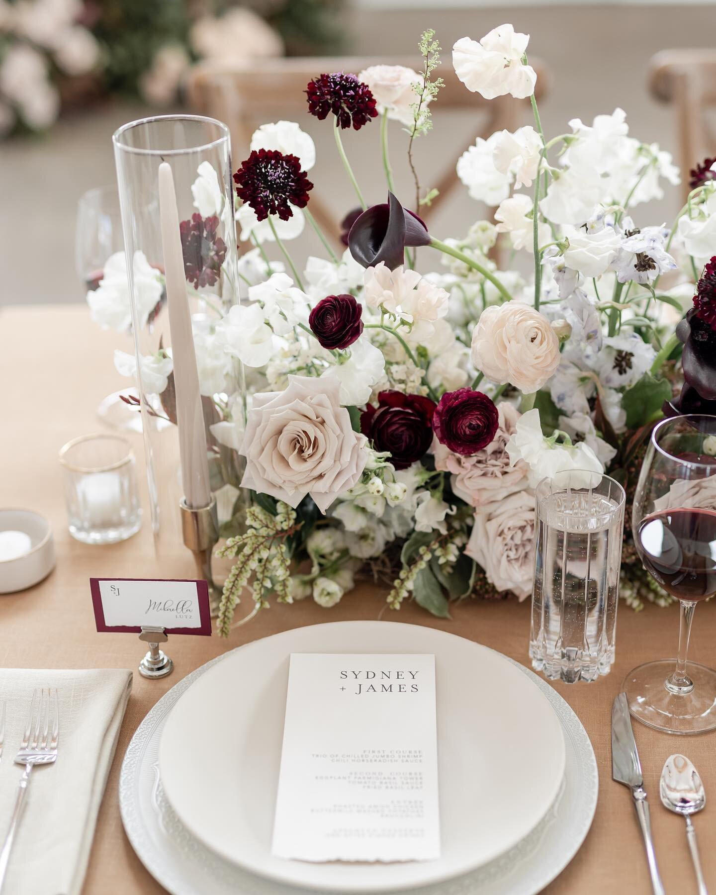 Couldn&rsquo;t pick just one. 

Not a single bad spot at this table with a lush runner of flowers and the prettiest place settings. 

Planning @elevate.events 
Venue @northernhaus 
Photography @maisonmeredith