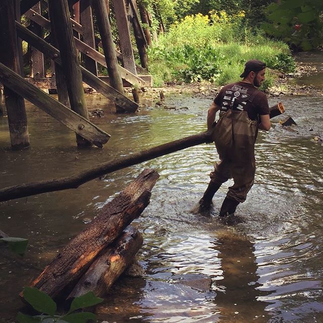 Help us clean the River Raisin! Next week Sat Sept 9th in partnership with the Adrian Noon Rotary, @sambeaufordwoodshop, Raisin River Watershed Council and @cityofadrianmi. 9am - 1 pm at Riverside Park. Lunch and beverages provided. Also free #crosfi