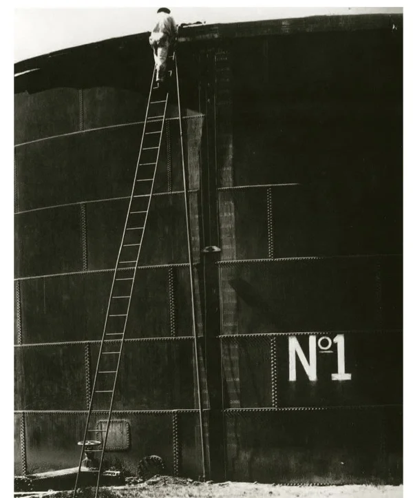 Tina Modotti, Tank No. 1 1927 Courtesy of Loewe Foundation