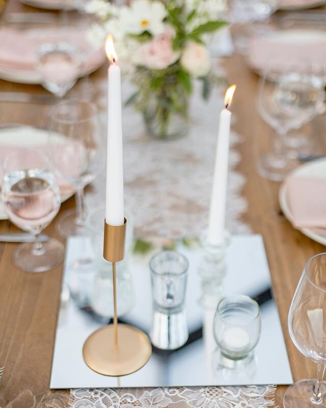 Spread some light ✨ this holiday season!

Mix material tablescape with a touch of candlelight.
.
Planning + Design by Whitney
Venue: Private Property
Photo @_yuliyam
Floral @scarlettandgrace
Video @studioarcady
Rentals @stuarteventrentals + @brightev