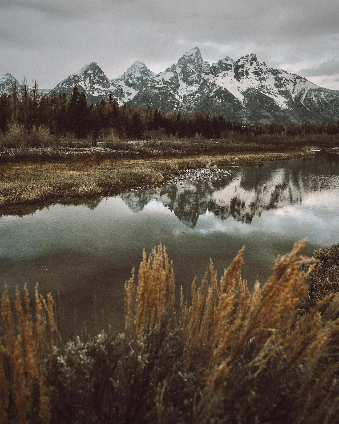 Something about this place just keeps me coming back for more.
.
.
.
.
.
#grandtetonnationalpark #wyoming #nationalparkgeek #findyourpark #folkscenery #exploretocreate #mountainphotography #moodygrams