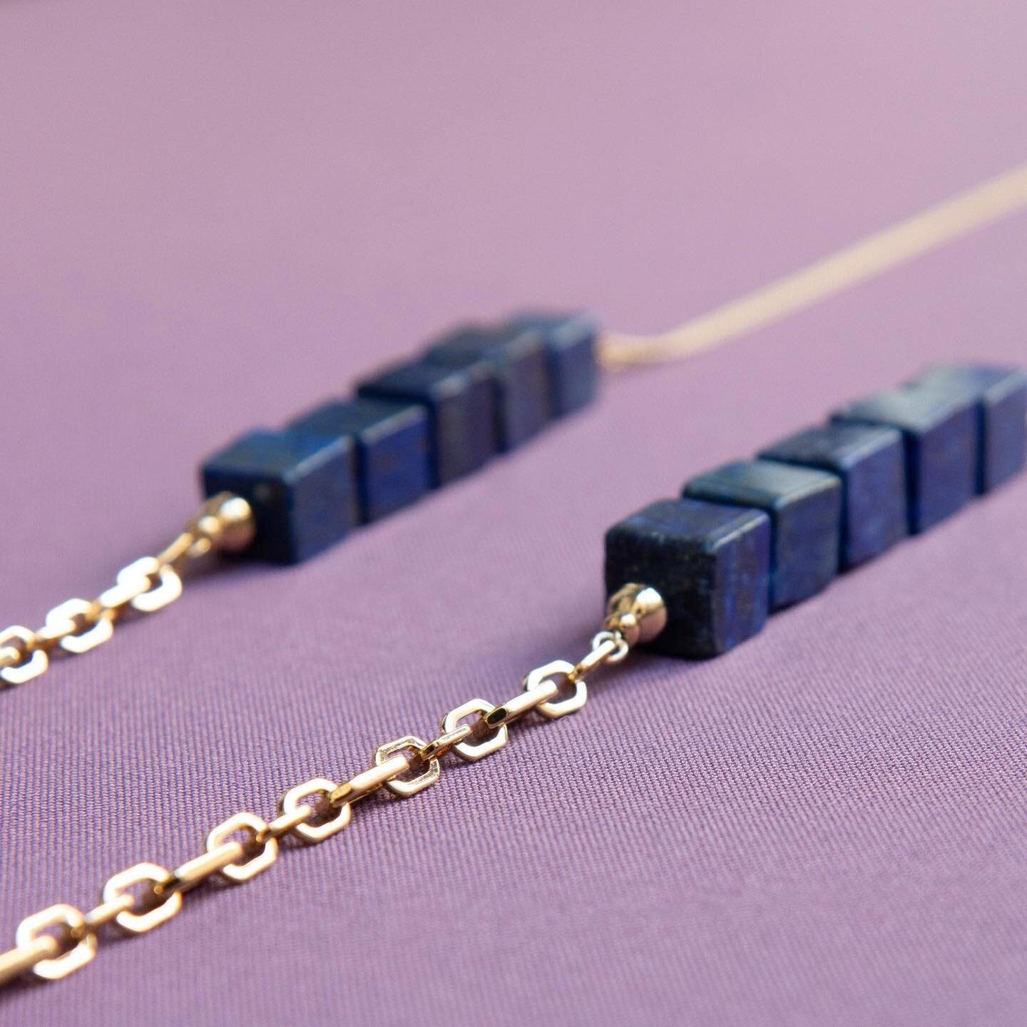 Un nouveau sautoir en Lapis Lazuli arrive bient&ocirc;t !!
.
#bijoux #jewelry #bois #wood #contemporain #contemporary #creation #jewelrydesigner #faitmain #handmade #bijouartisanal #artisanat #artisan #bijouterie #handmadejewelry #bijoufaitmain #bijo