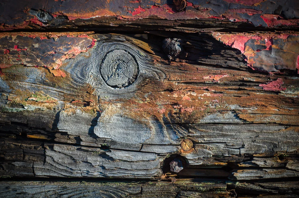 old-wooden-boat-peeling-paint-rusty nail-archie macfarlane-isle of mull (1 of 1).jpg