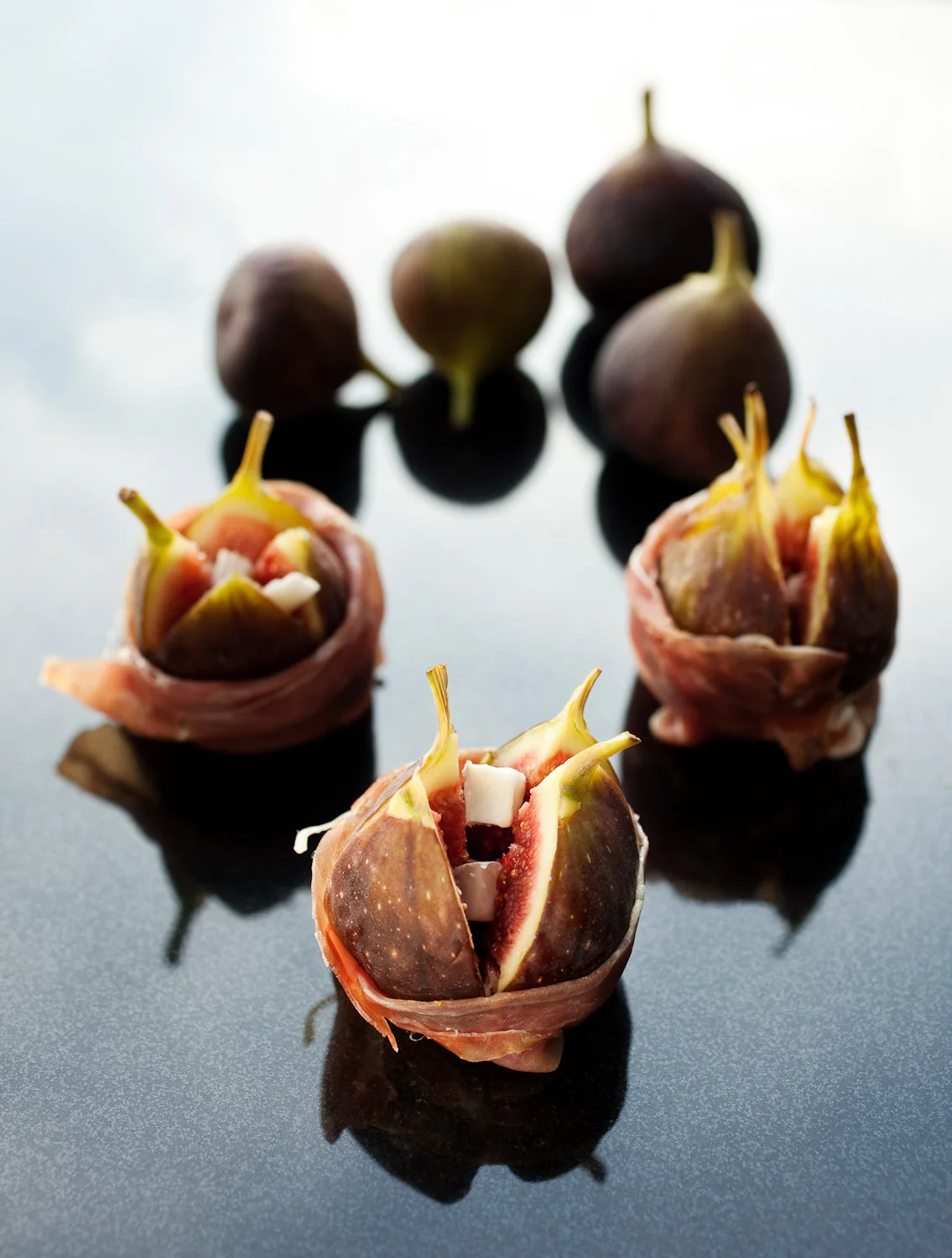figs wrapped in parma ham with goats cheese.jpg