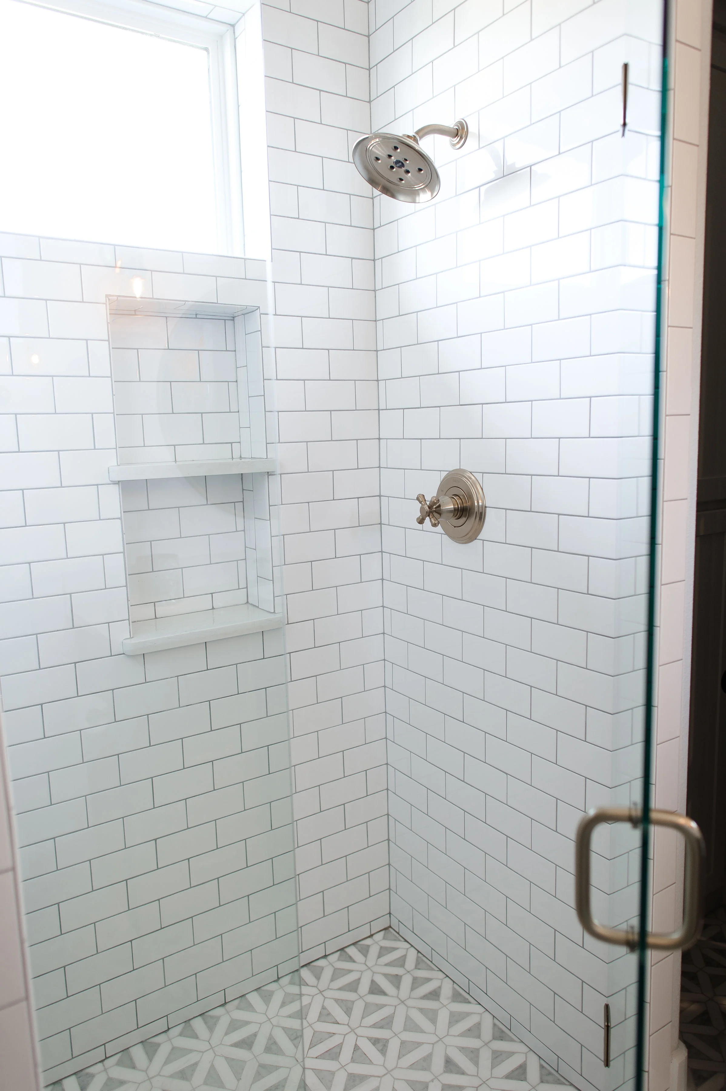 hill-country-transitional-clark-design-studio-wf-kids-bathroom-white-subway-tile.jpg