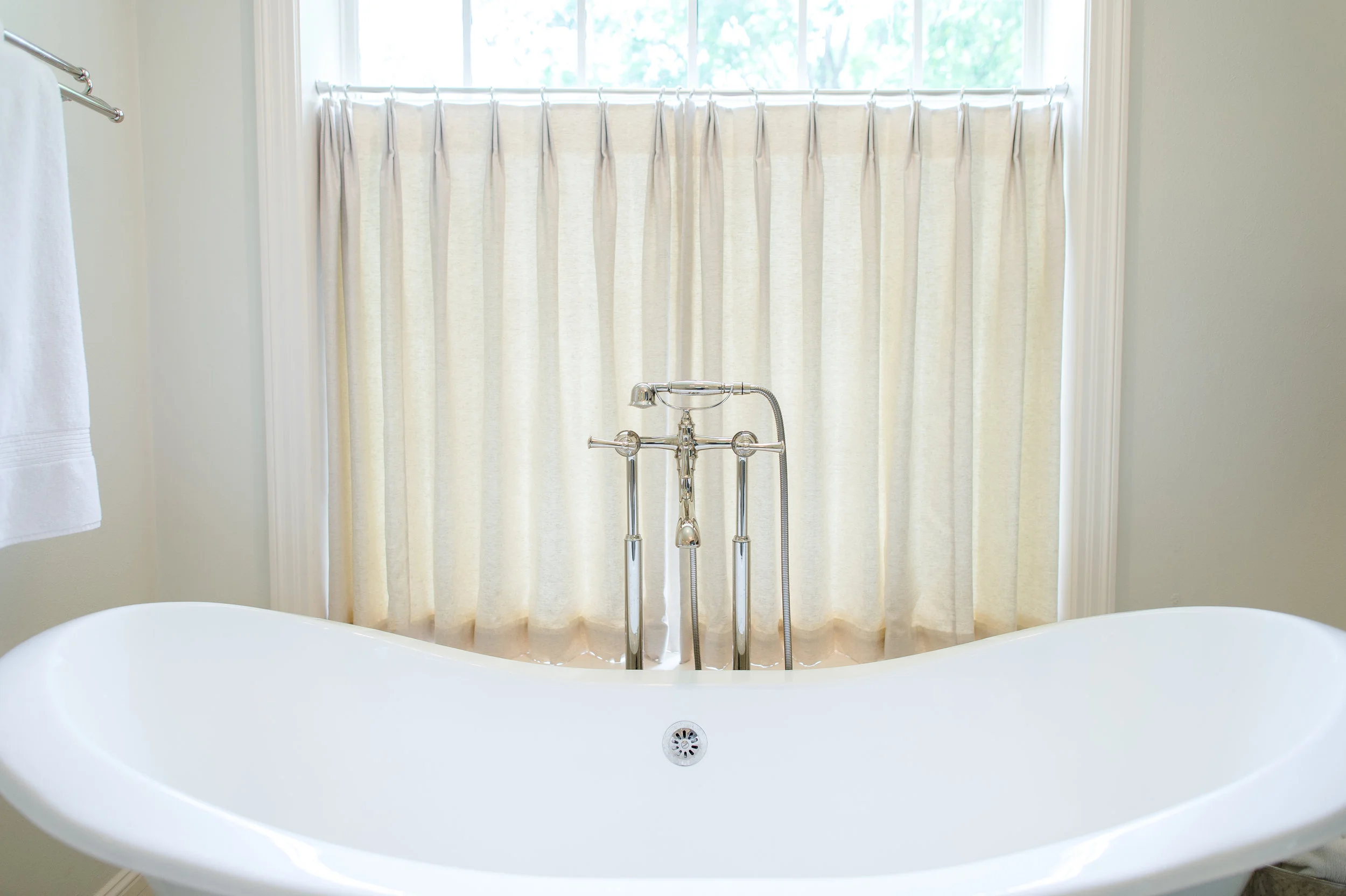 clark-design-studio-clean-white-traditional-bathroom-avondaleIII.jpg