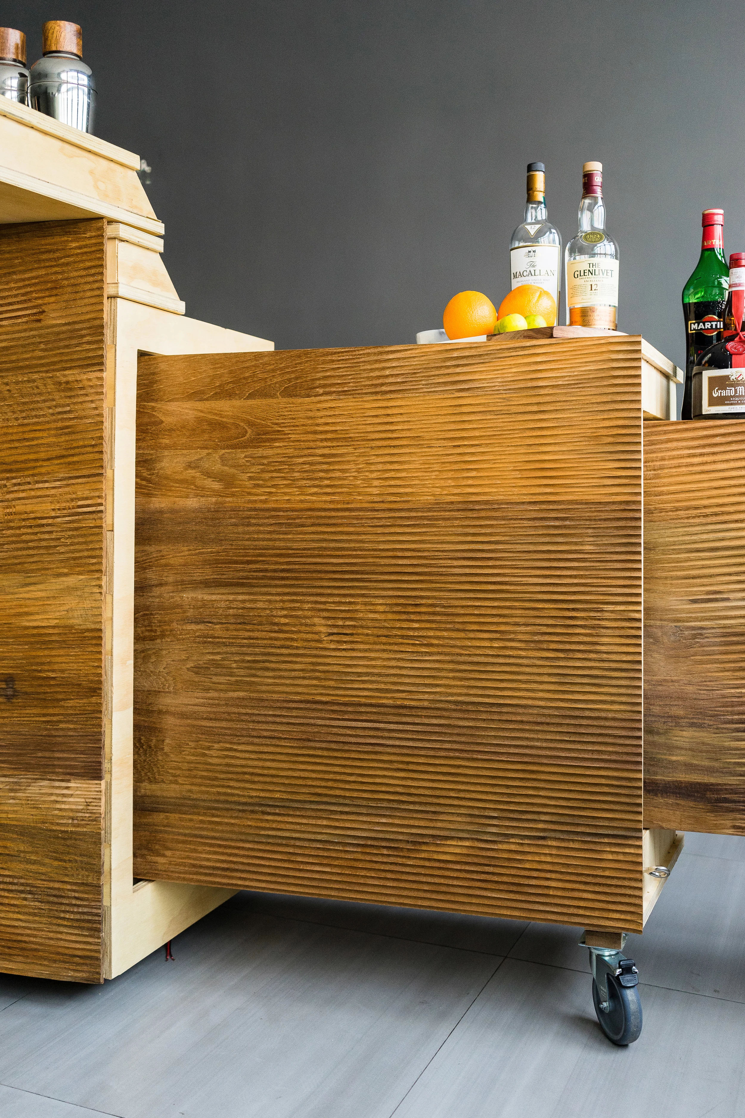 Movabar_0005.jpg