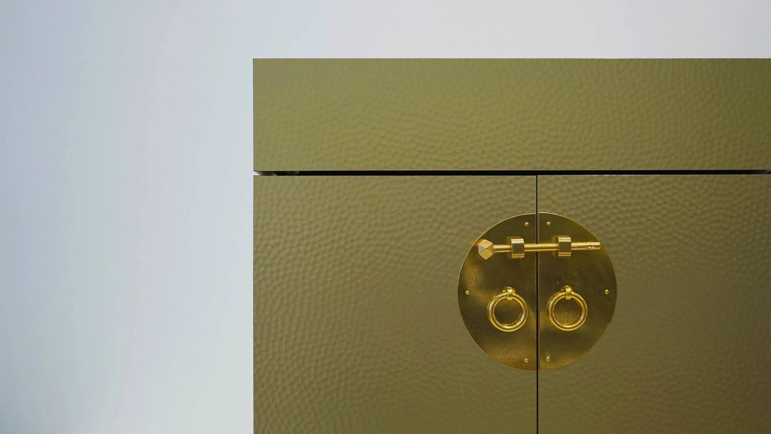 UPSOP_IND_Mova_Box_Copper_Mibile_Bar_Party_Chinese_Compact_Chic_Design_Lifestyle_Company_Event_Relax_Cocktail_Unfold_Street_Market_Upscaling_Deliverable_Closeup.jpg