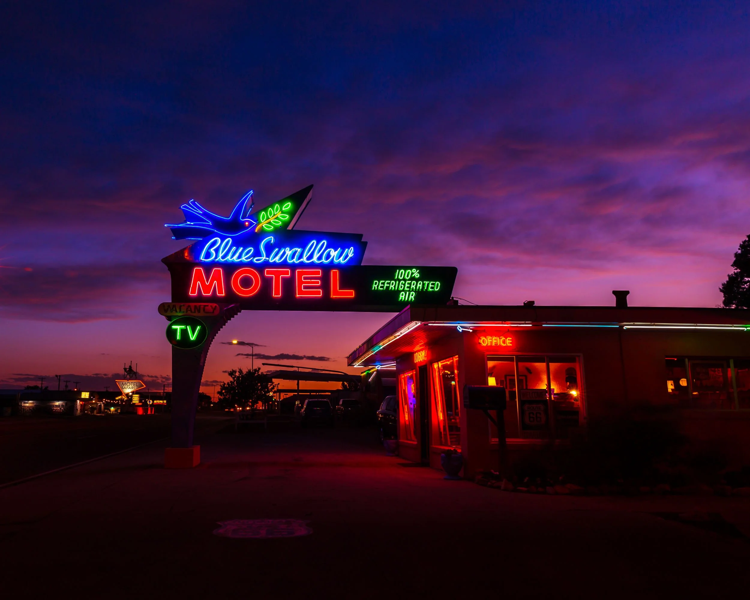blue_swallow_motel.jpg