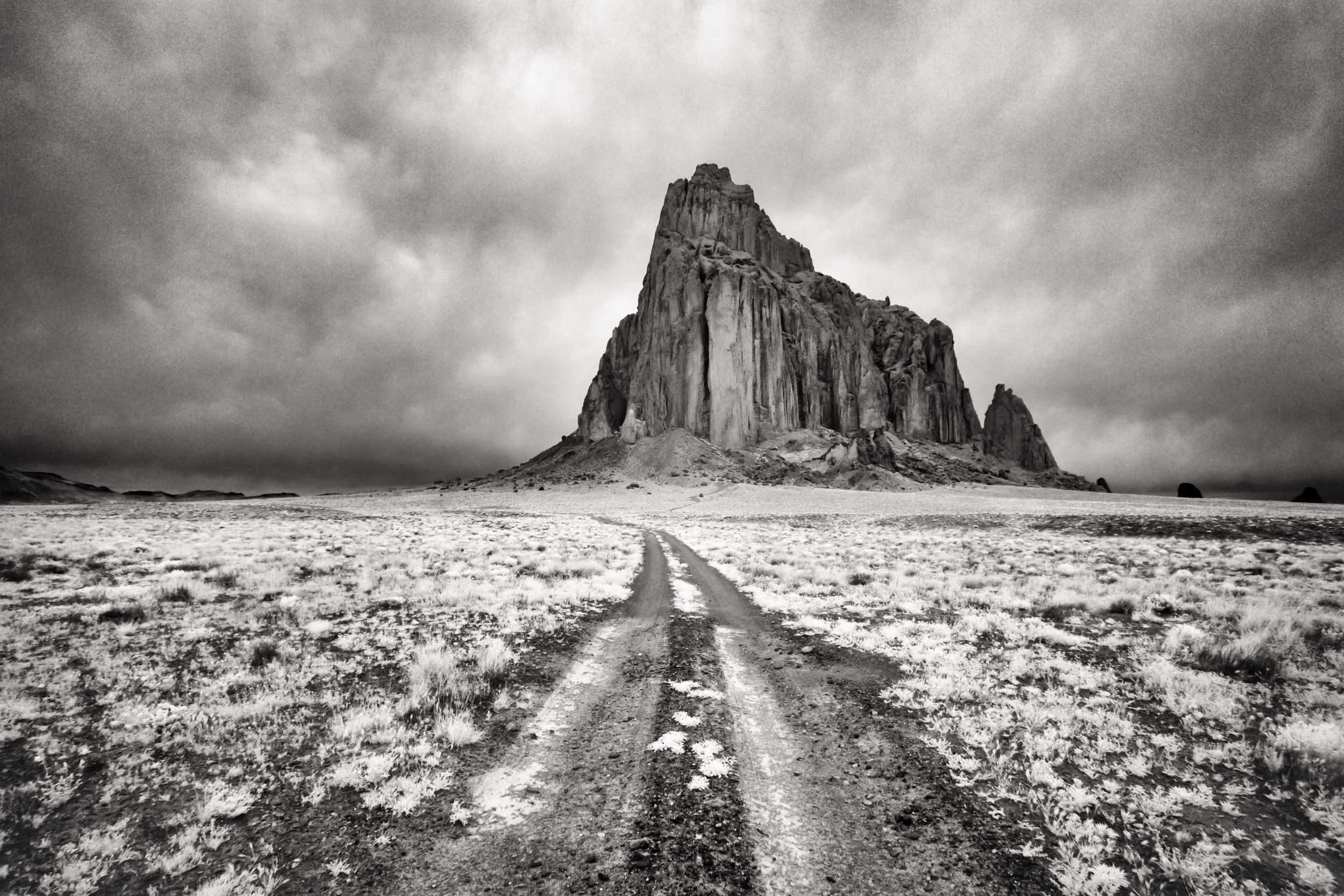 shiprock_infrared_bnw.jpg