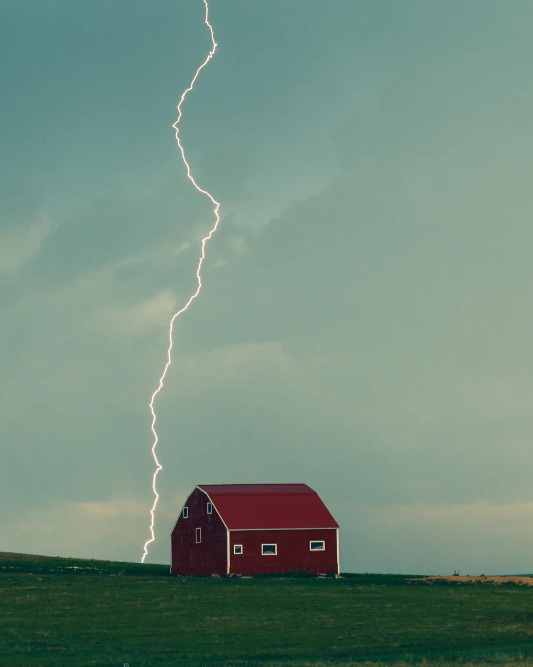 lightning_barn.jpg