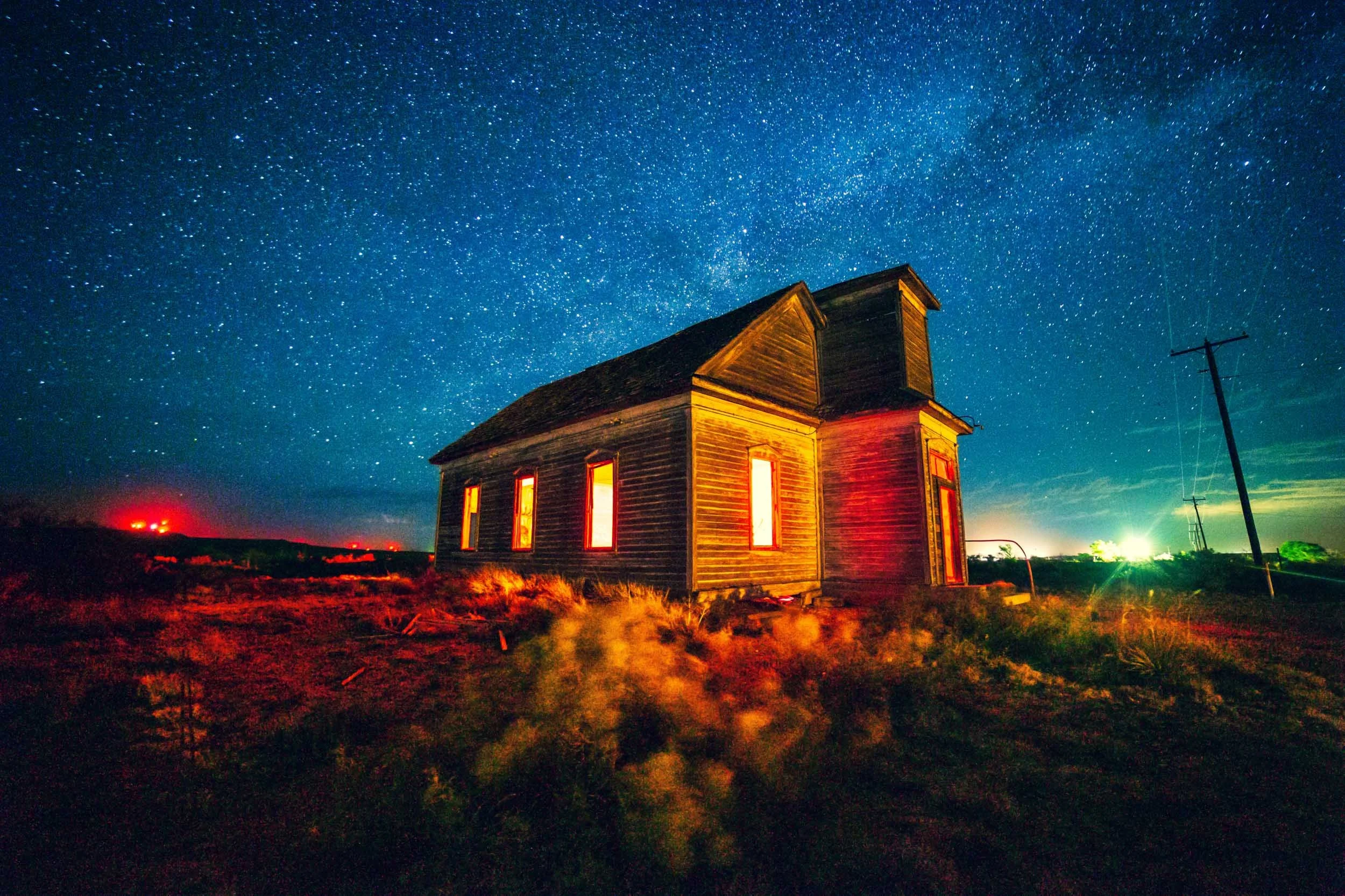 taiban_church_night.jpg