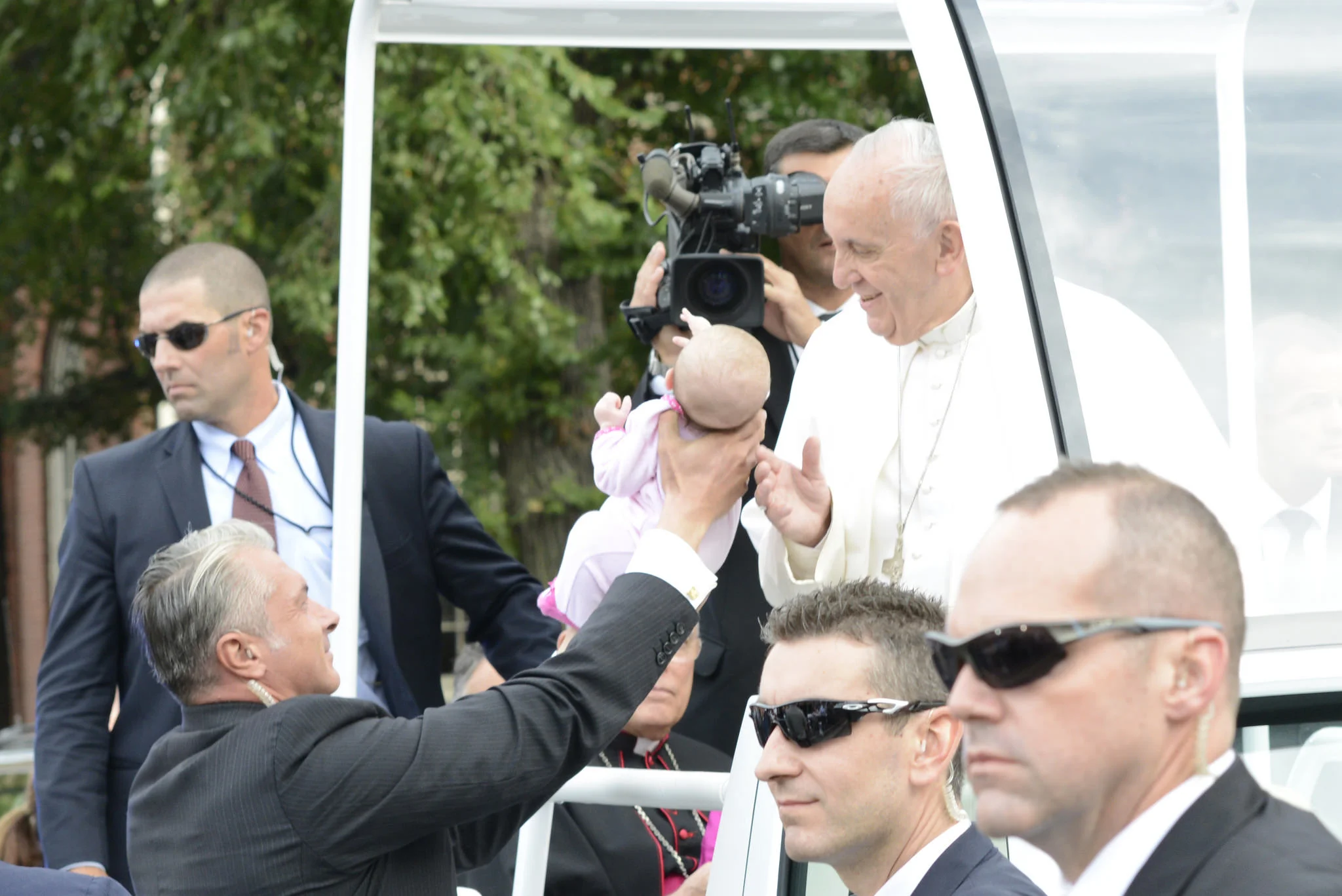 Pope Francis blesses a baby at Independence Hall in Philadelphia, Saturday, Sept. 26. The pontiff visited Philadelphia as part of the World Meeting of Families. (U.S. Coast Guard photo by Chief Petty Officer Nick Ameen)
