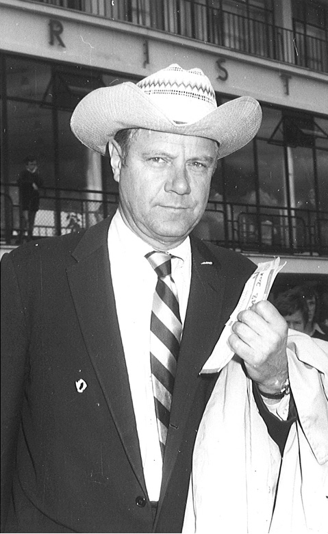 Wearing his favorite straw hat, Frank Bauman at Christchurch International Airport in New Zealand.