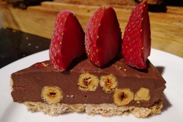 Delicious Chocolate &amp; Hazelnut Tart (Dairy, Gluten &amp; Refined-Sugar Free!)