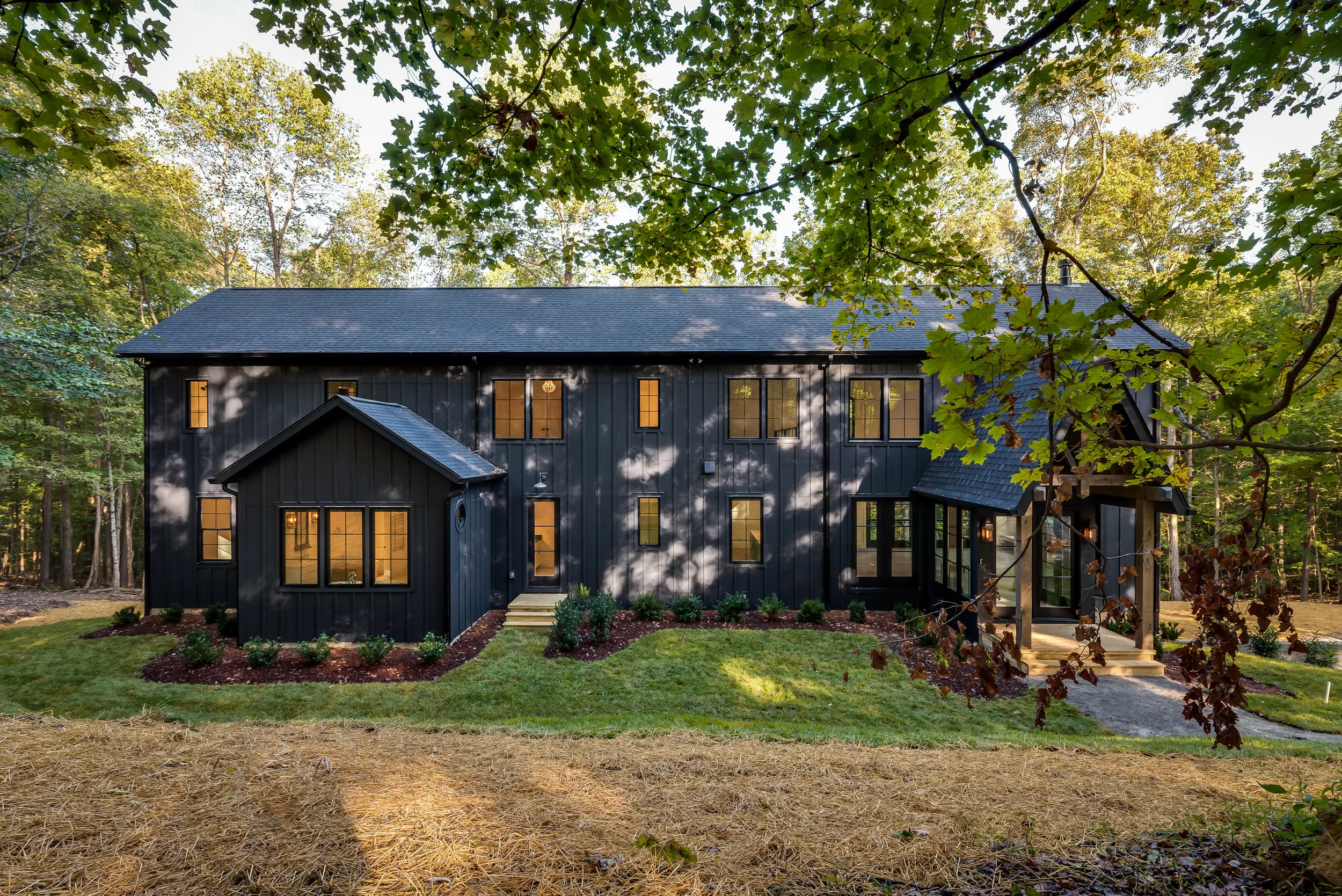 181019_BlackBeautyModernTnFarmhouse_Blog-2.jpg