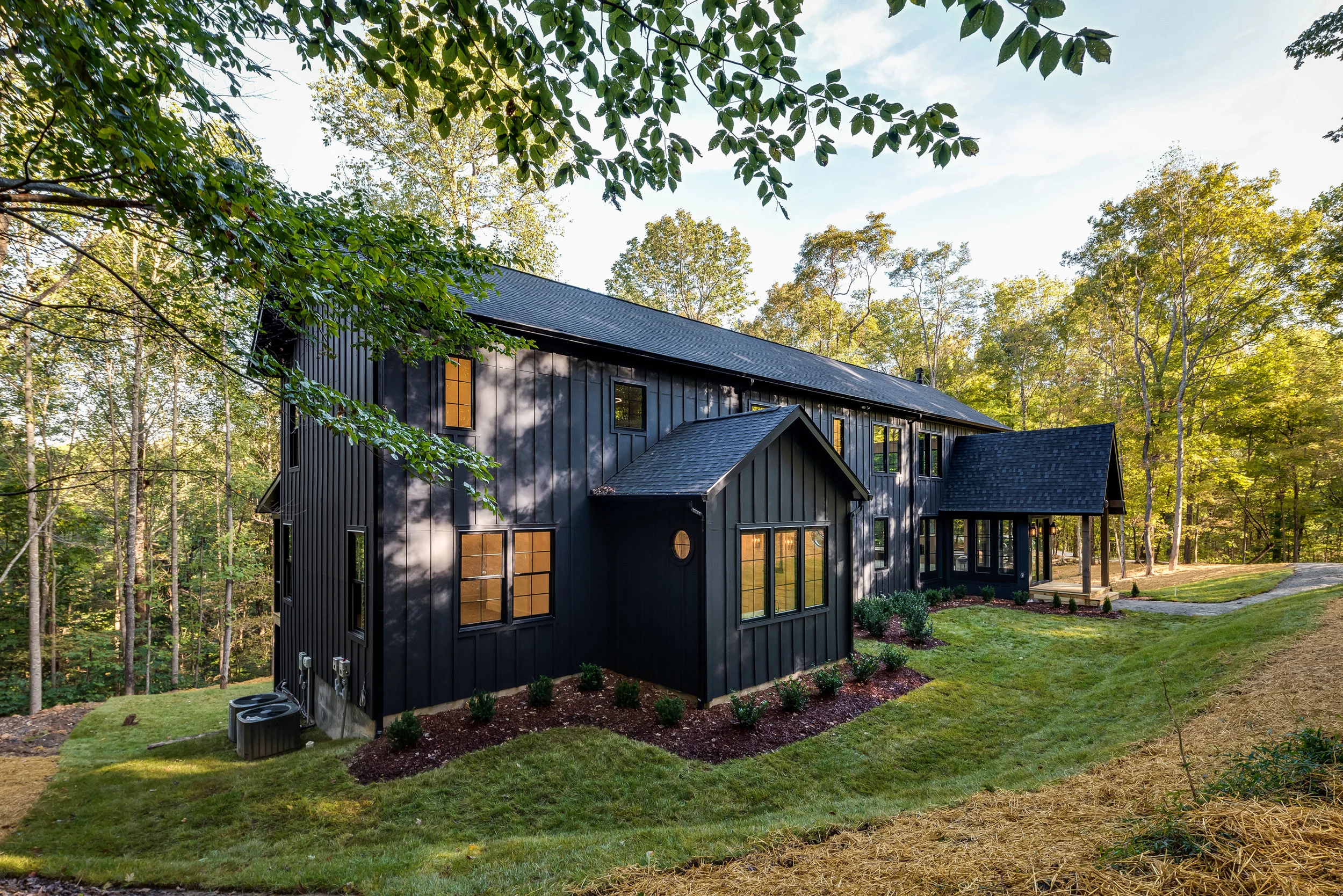 181019_BlackBeautyModernTnFarmhouse_Blog-9.jpg