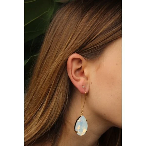 Eva_Earhangers_White_Opal_Gold_3.jpg