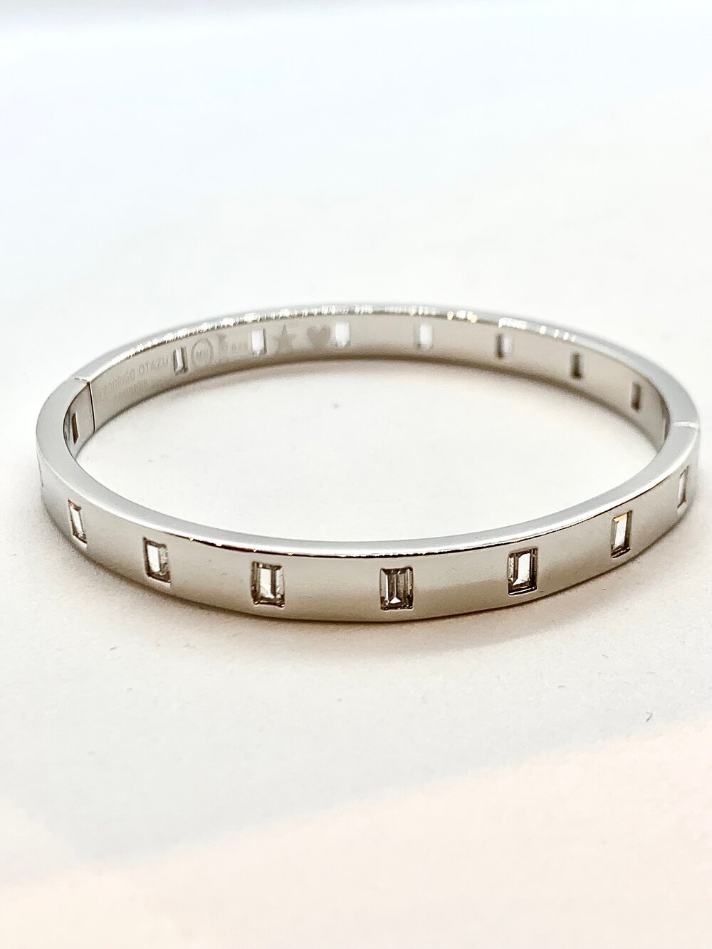 スワロフスキーYOU&I Imber Y necklace, Round cut, White, Gold-tone plated | Swarovski