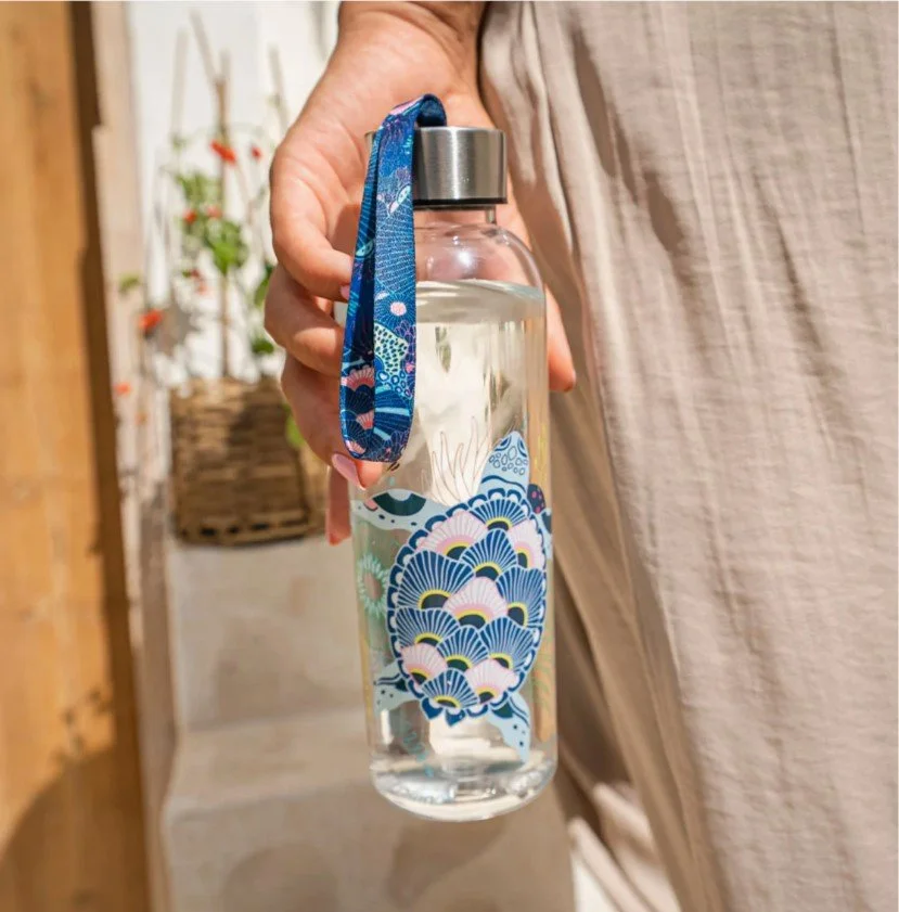 Water_Bottle_Royal_Seascape_Live_Shot.jpg