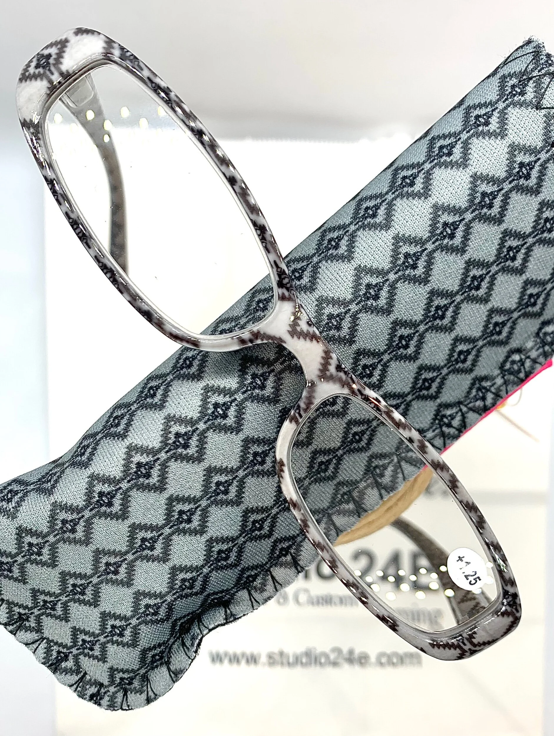 1161AE73-8784-4E15-8A0A-9B8646AFA870