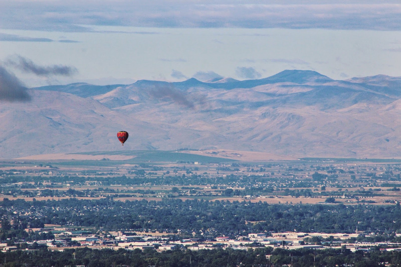 balloon%2Bover%2Bthe%2Btreasure%2Bvalley.jpg
