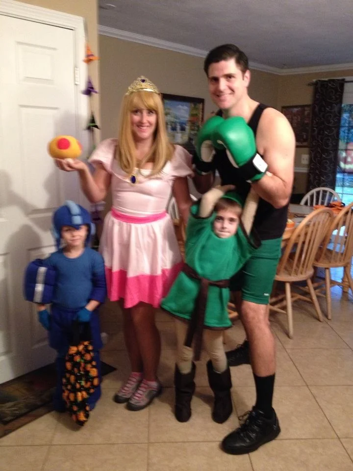 Halloween - Smash Family.jpg