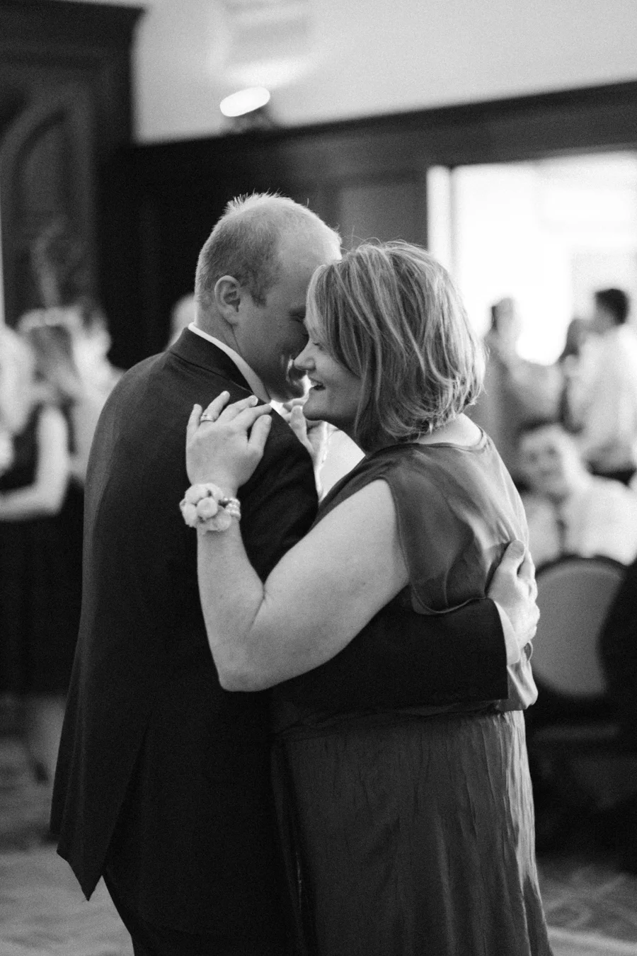 St_Hugo_Chapel_Birmingham_Country_Club_Wedding-173.jpg