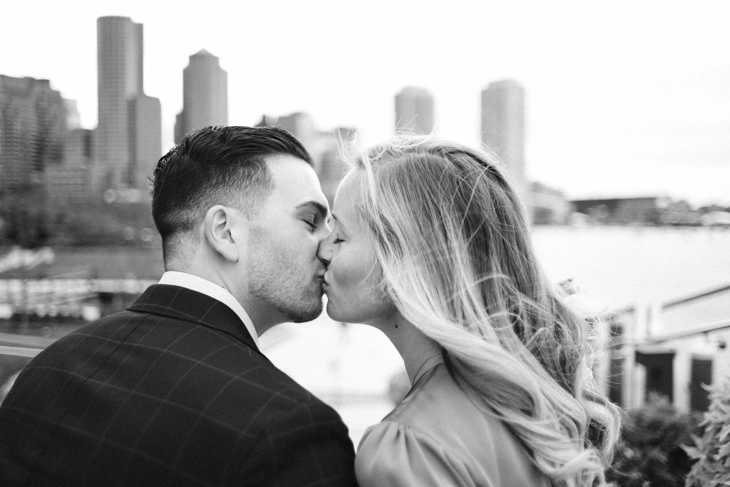 Seaport_Boston_Engagement_Photos-5.jpg