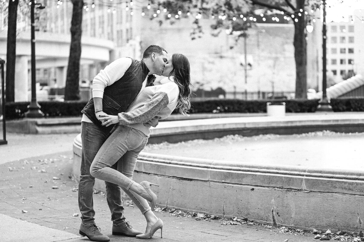 Downtown_Detroit_Engagement_Photos-42.jpg