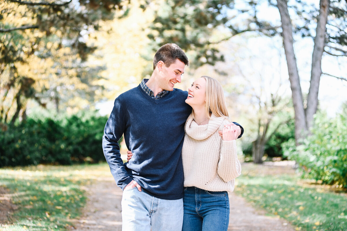 Fall_MSU_Engagement_Photos-6.jpg