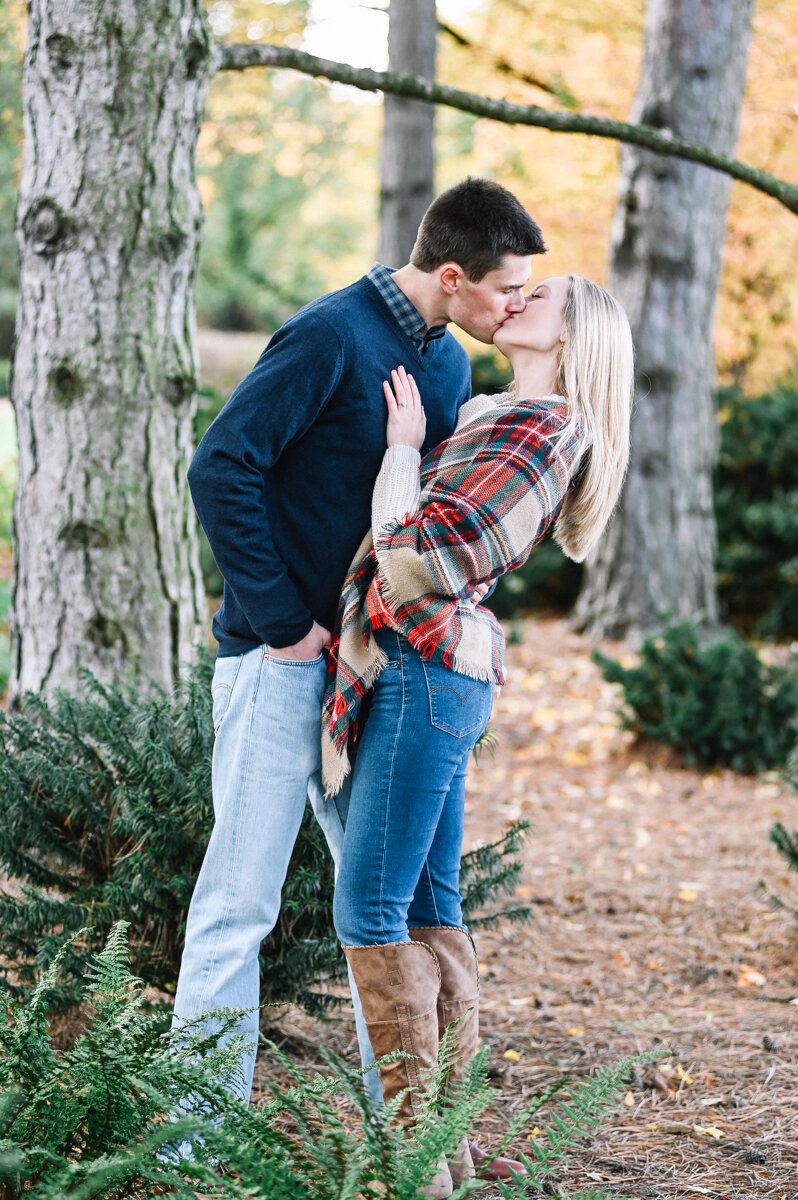 Fall_MSU_Engagement_Photos-11.jpg