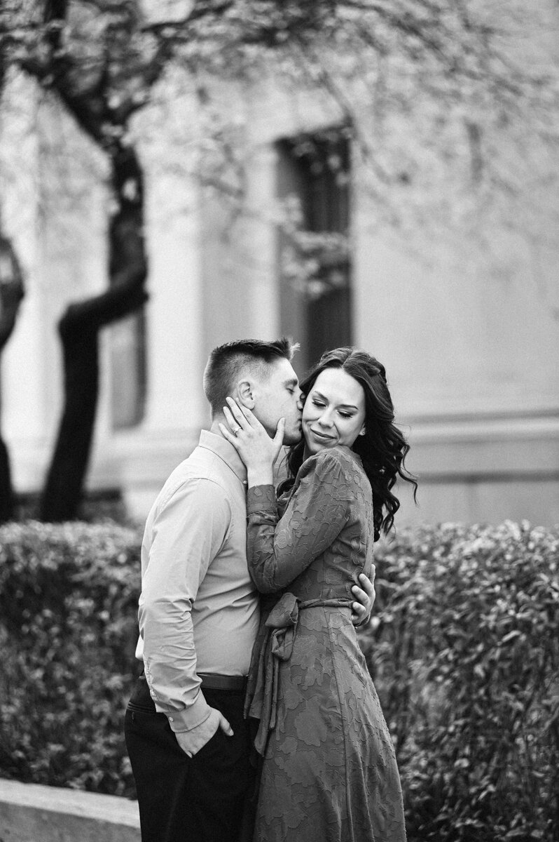 Detroit_Engagement_Photos-4.jpg