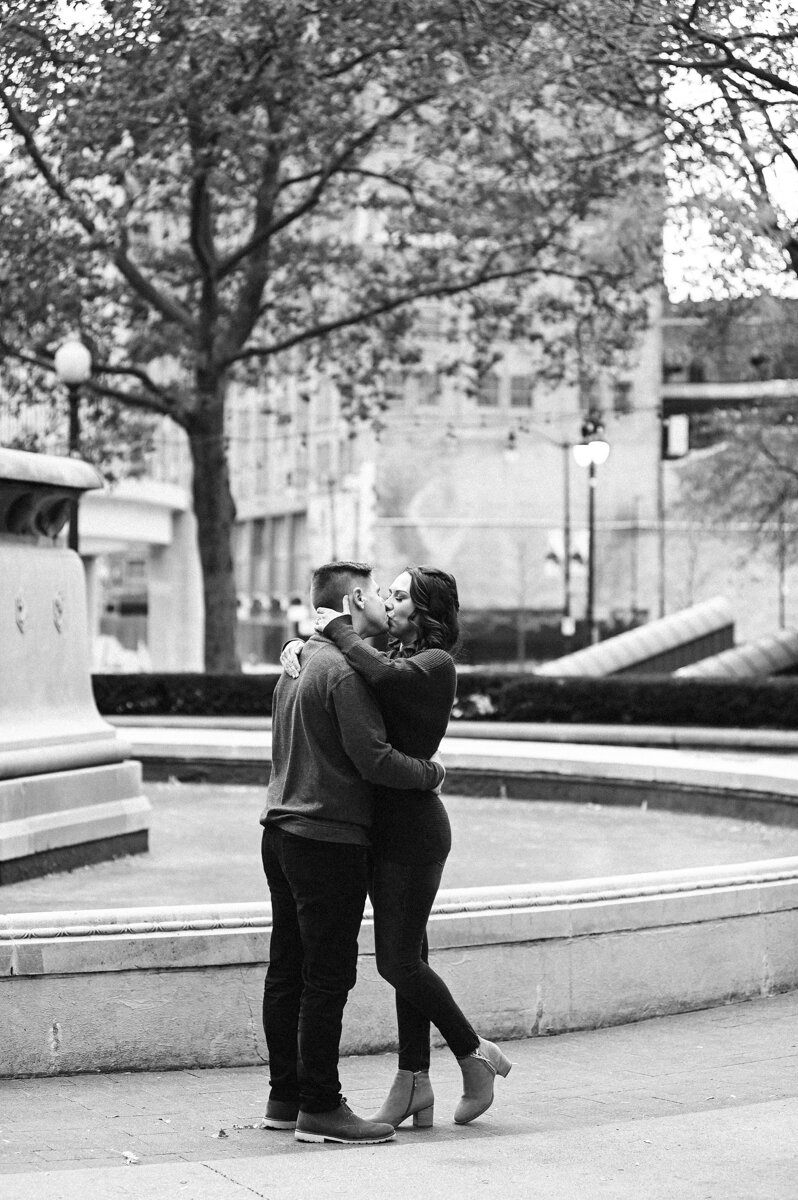 Detroit_Engagement_Photos-17.jpg