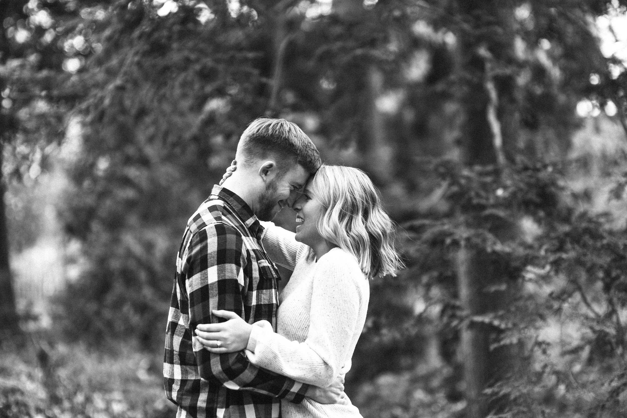 East_Lansing_Engagement_Photos-22.jpg