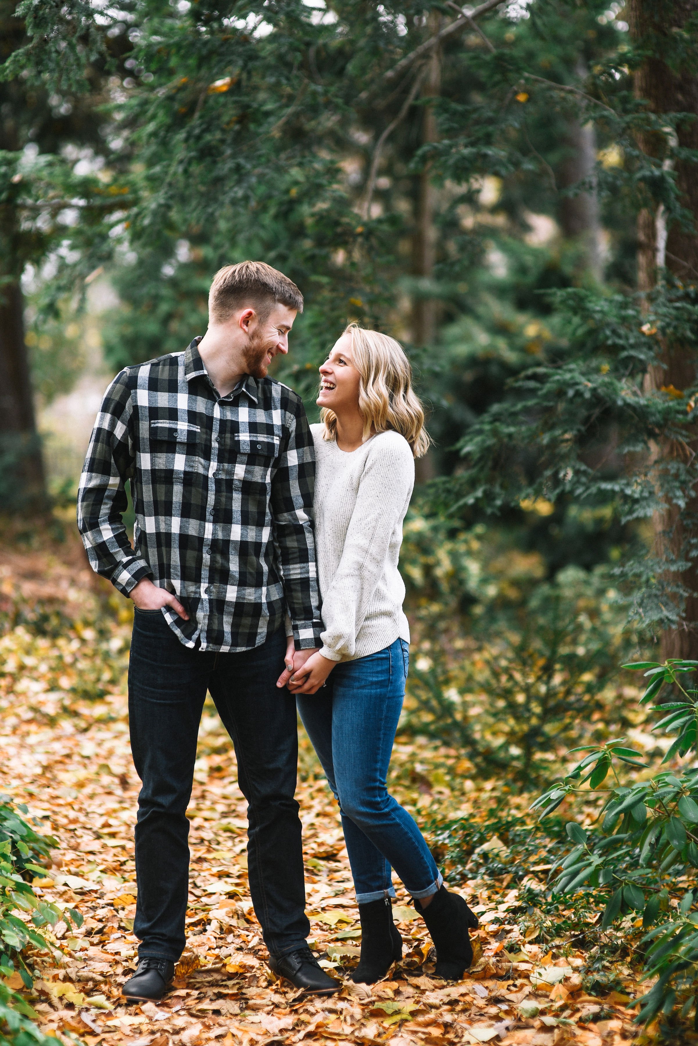 East_Lansing_Engagement_Photos-30.jpg