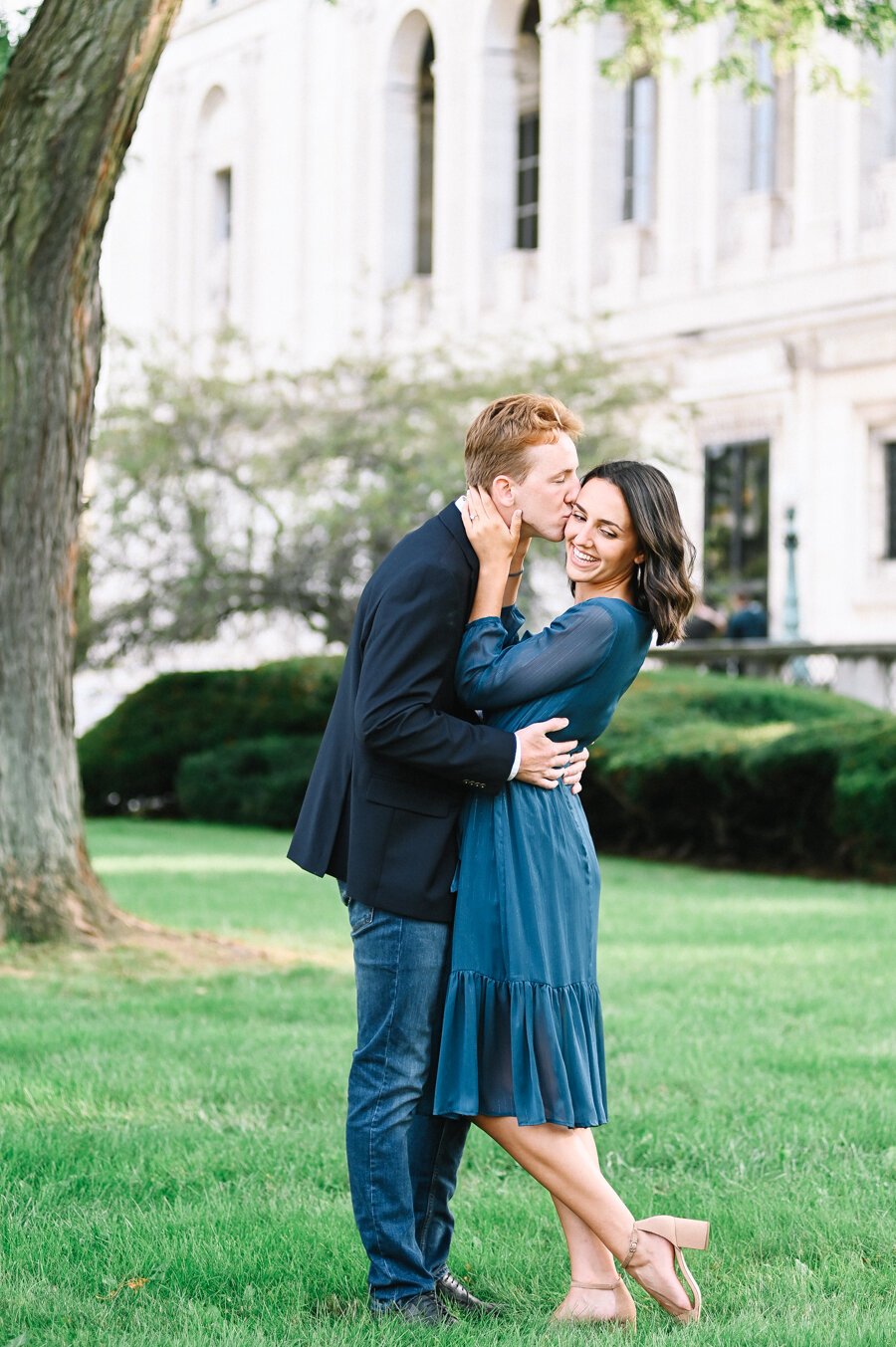 Downtown_Detroit_Engagement_Session-5.jpg