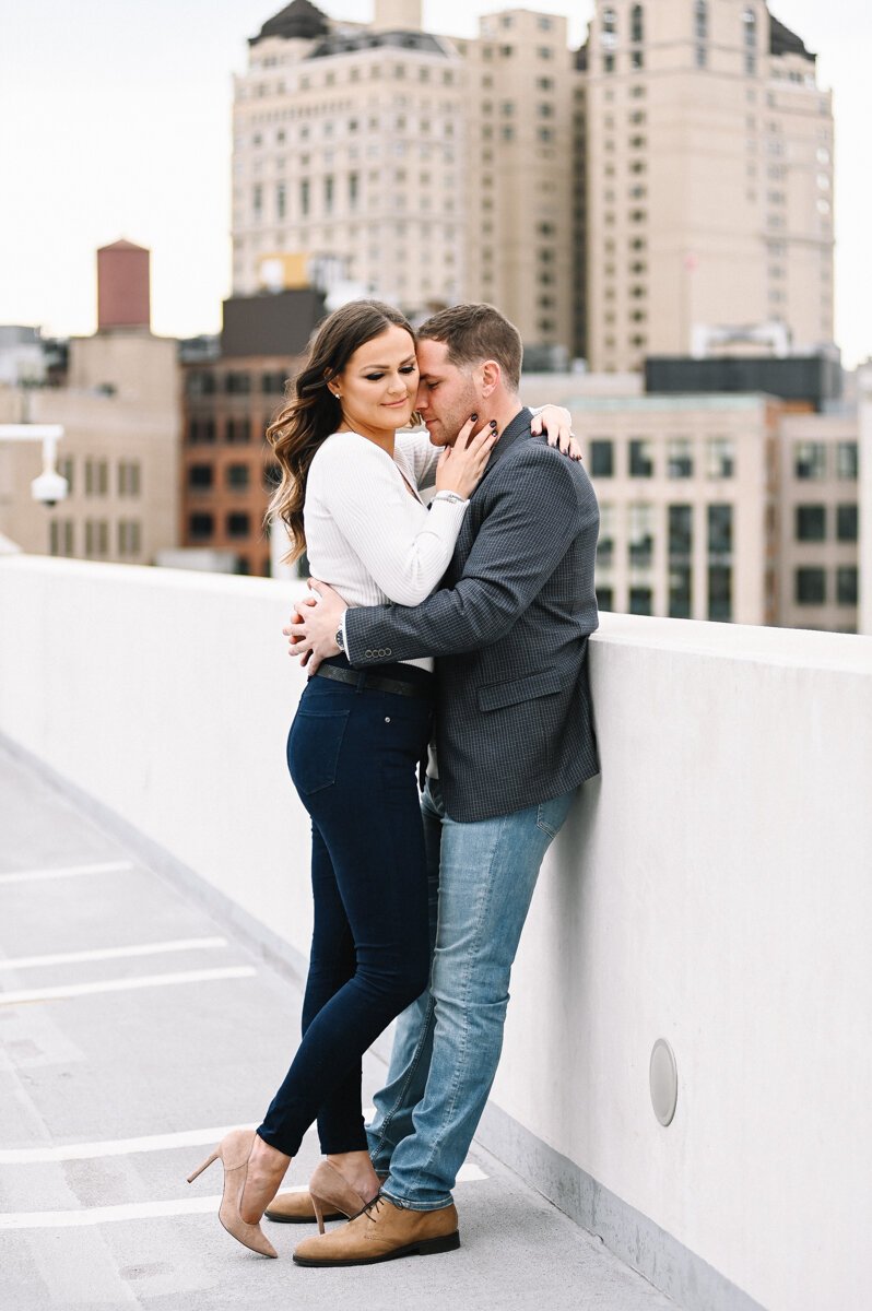 Downtown_Detroit_Engagement_Photos-10.jpg