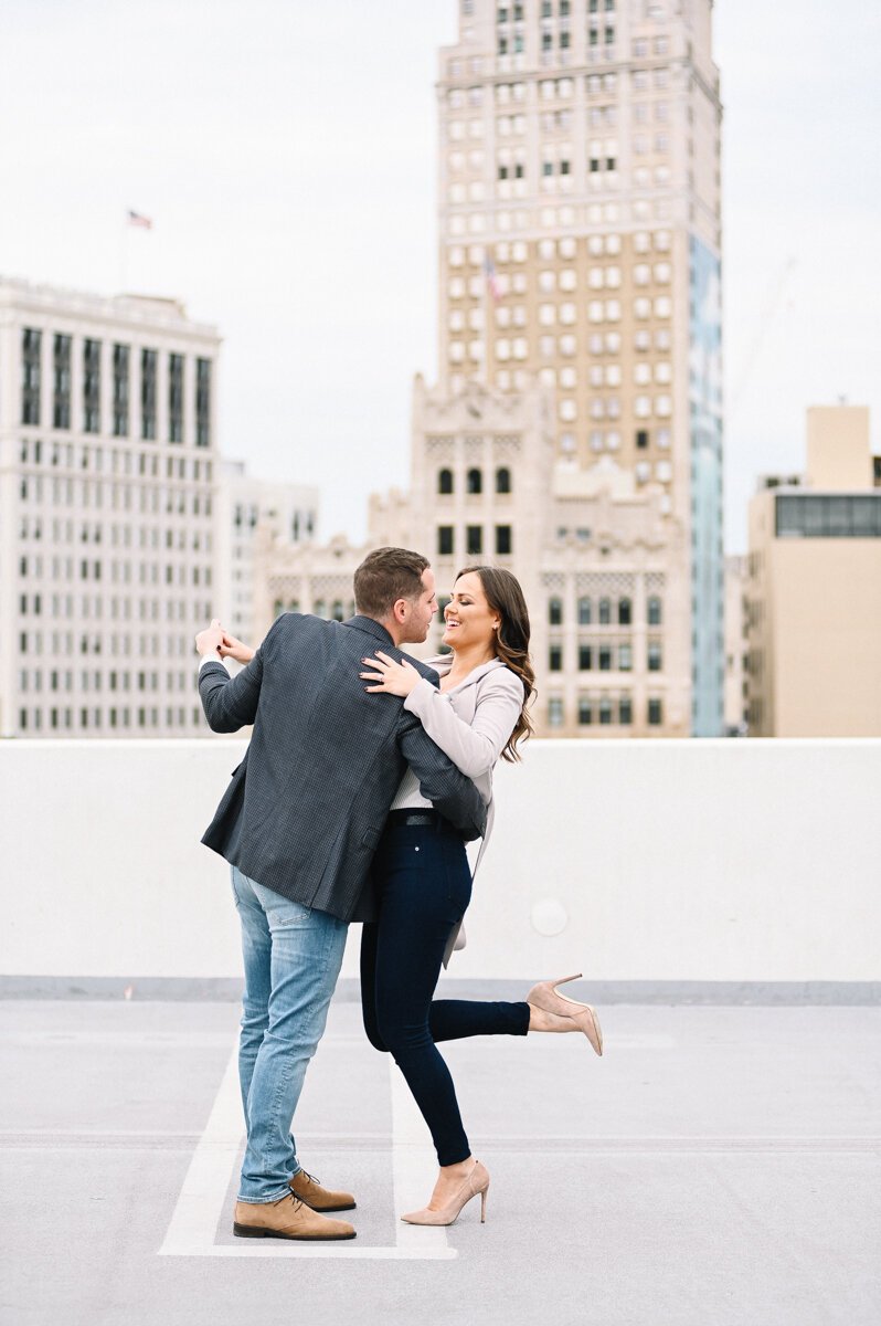 Downtown_Detroit_Engagement_Photos-20.jpg