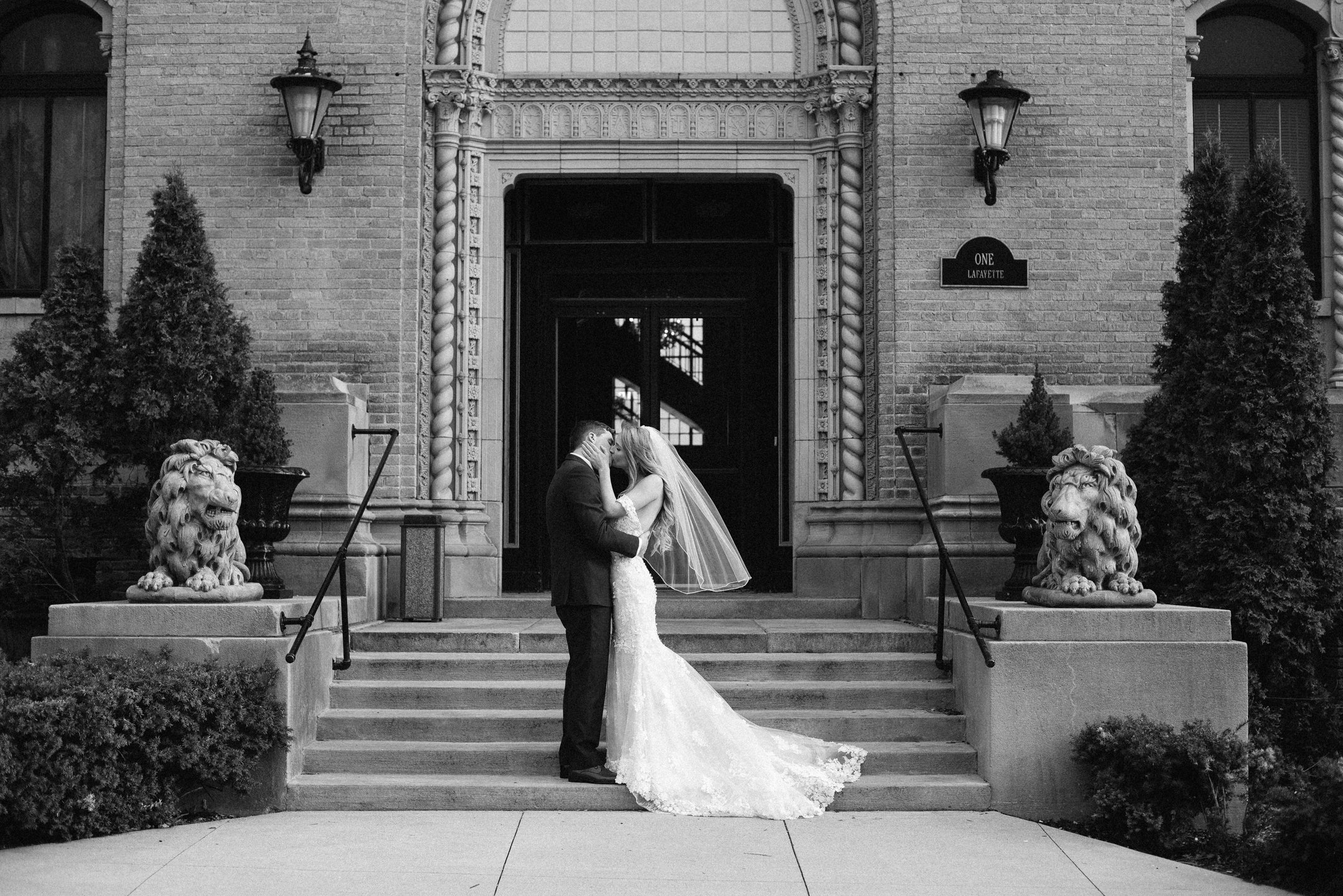 Lafayette_Grande_Pontiac_MI_Wedding-138.jpg