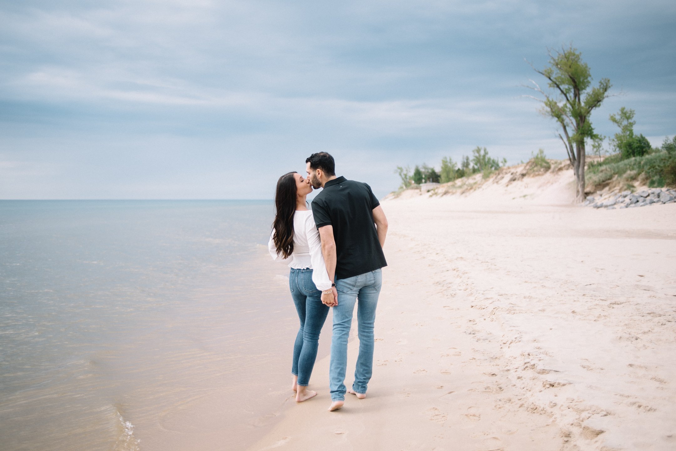 Lake_Michigan_Engagement_Photos-5.jpg