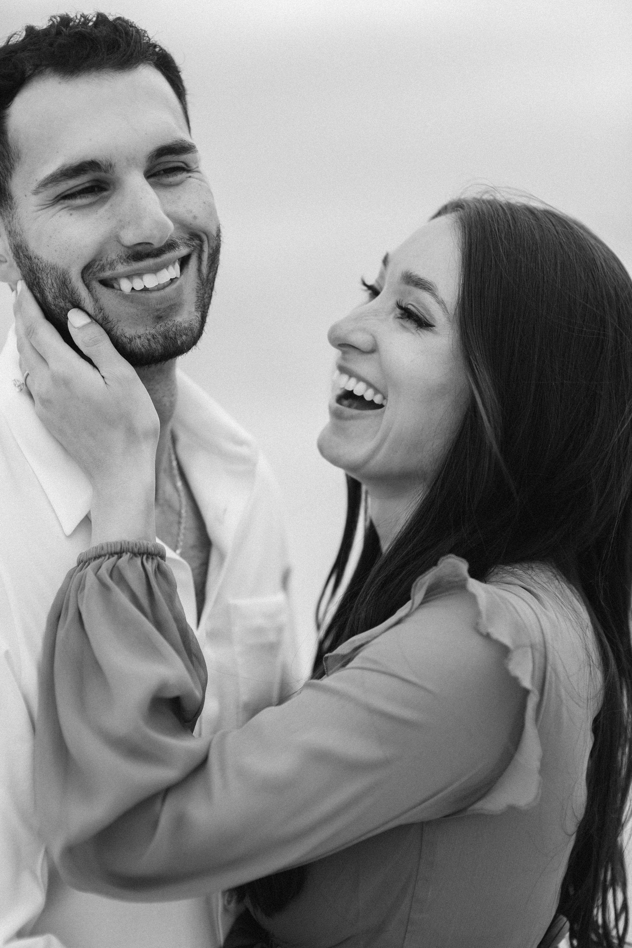 Lake_Michigan_Engagement_Photos-13.jpg