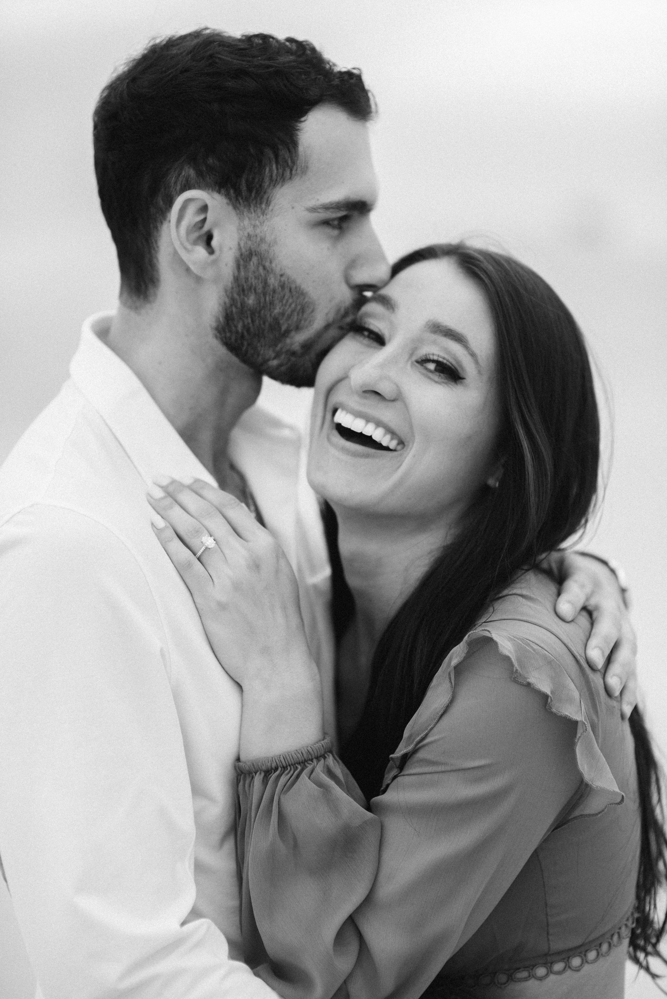 Lake_Michigan_Engagement_Photos-15.jpg